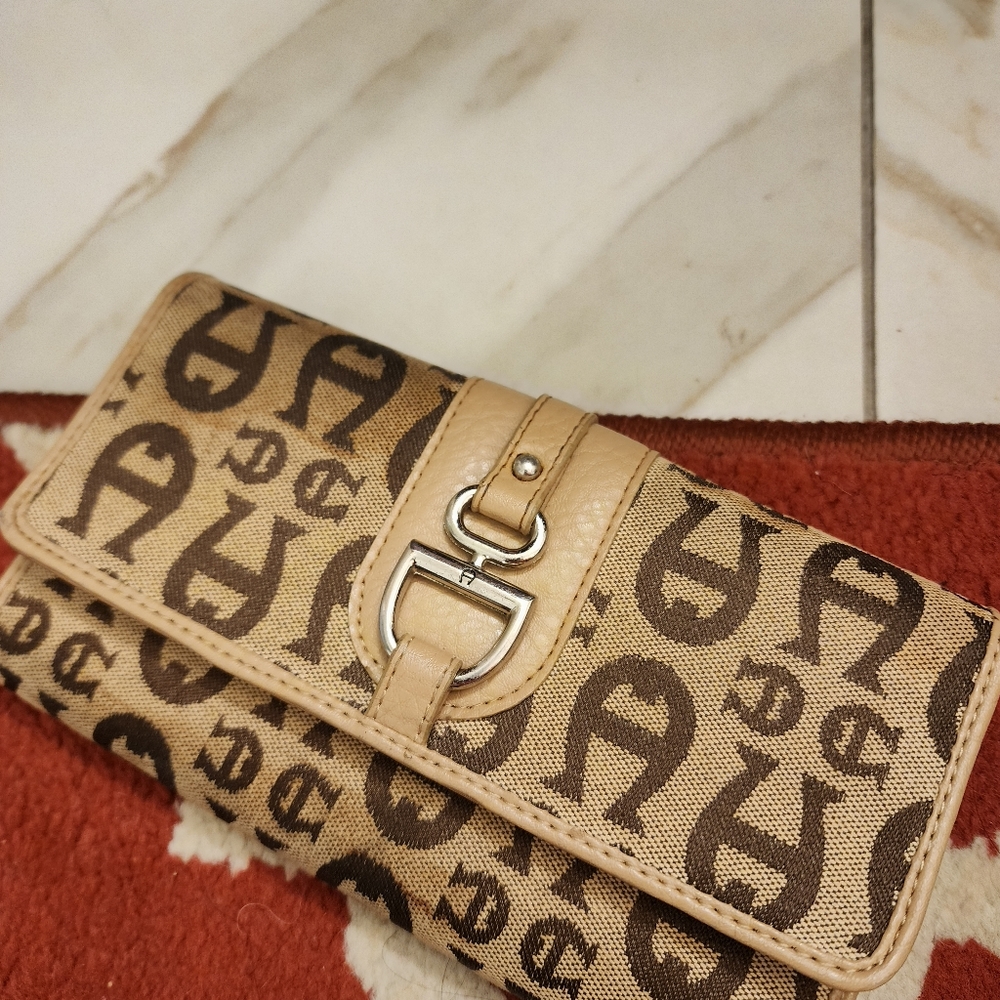 Wallet womens